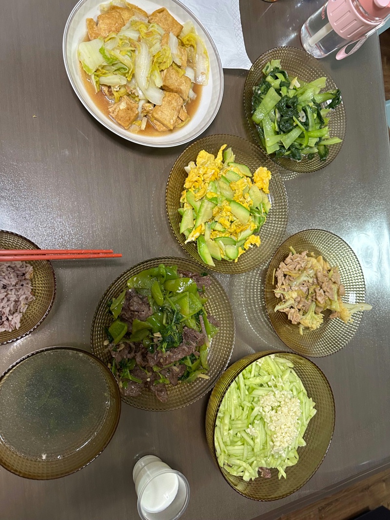 营养月子餐