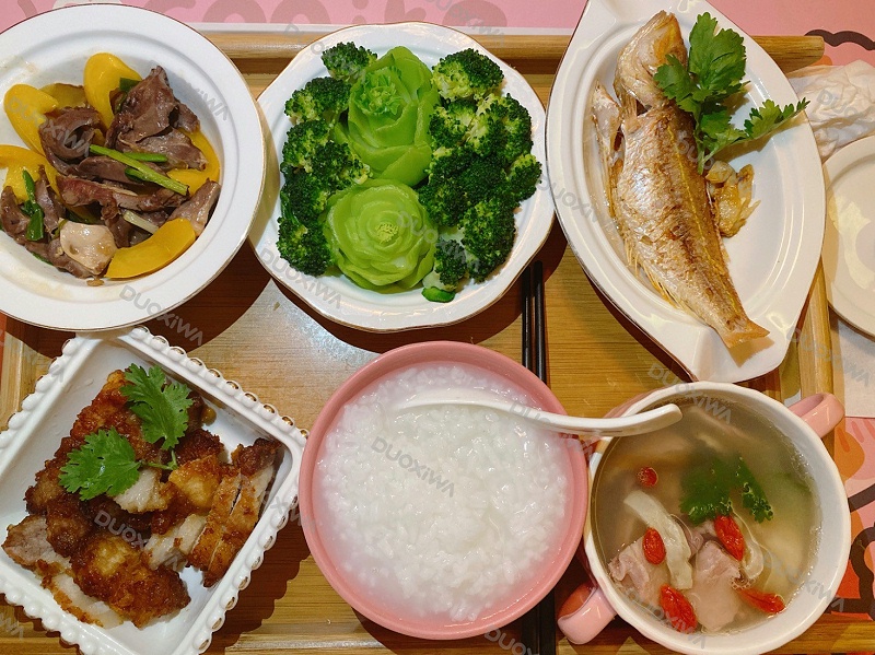 月子每日食谱