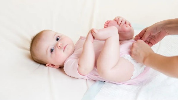如何判断宝宝是否便秘,如何预防宝宝便秘