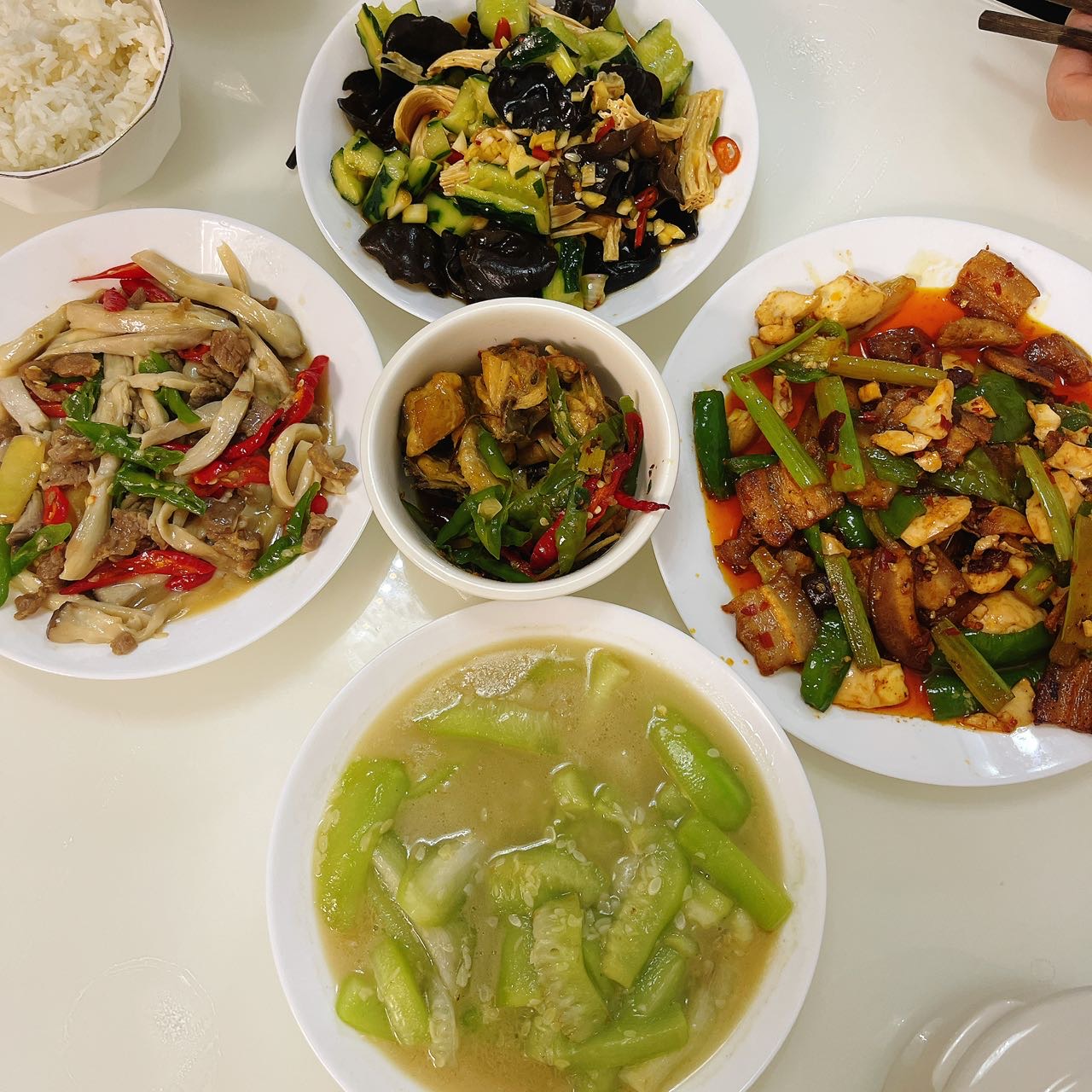 满月感恩！庄姐贴心照料宝宝与宝妈，专业细致获全家点赞推荐