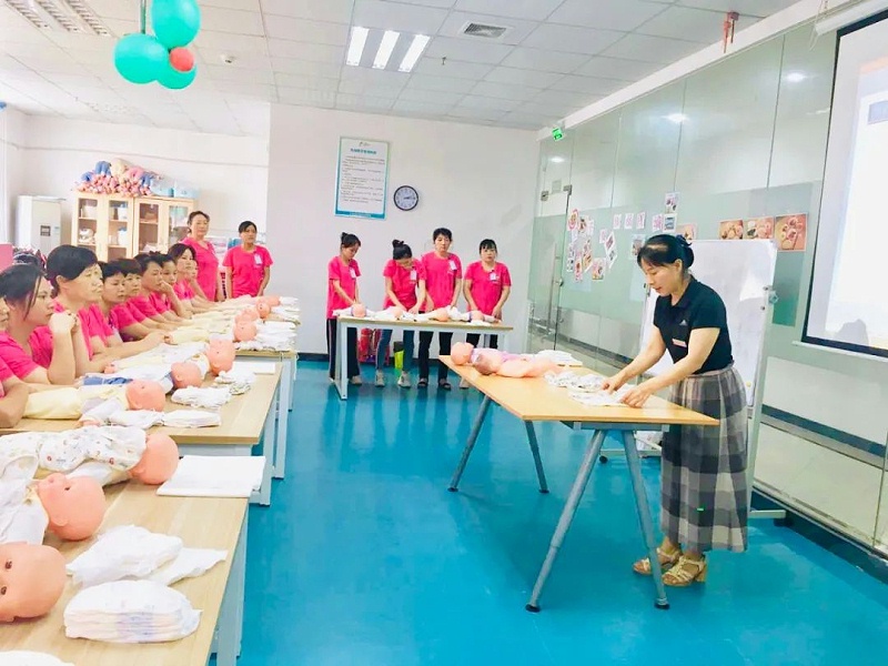 多喜娃月嫂培训现场