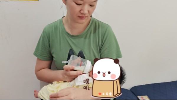初为父母遇良助：伍姐专业热情服务，贴心照料暖人心！