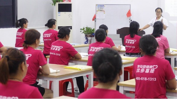 哪家月嫂公司服务最好（月嫂中心哪家好）