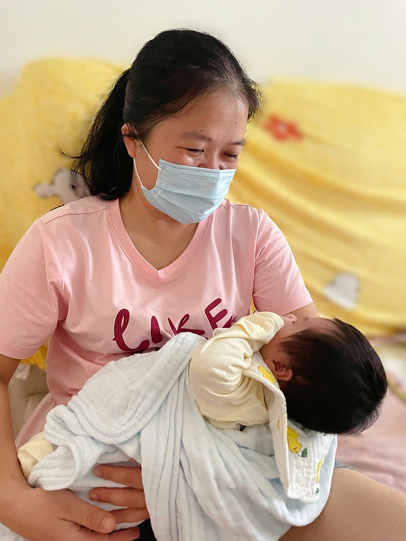 感恩遇见潘姐：医院陪护解涨奶，住家悉心护母婴，月子无忧暖人心