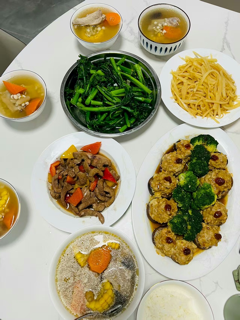 兰姐：紧急剖腹产后的守护天使，贴心照料暖人心