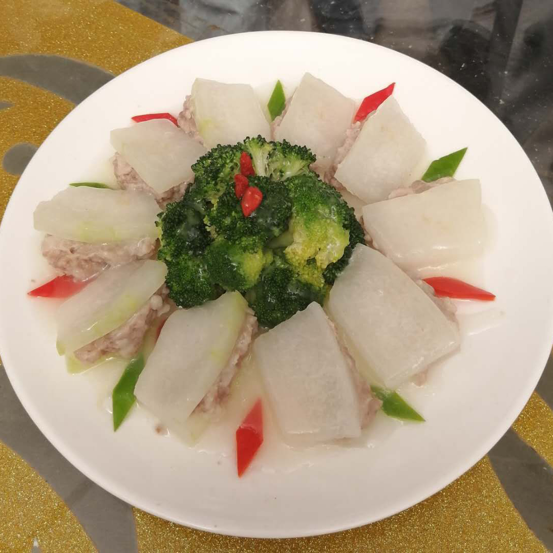 月嫂制作的月子餐