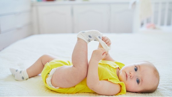 月子中心还是请月嫂好？新手爸妈如何科学选择？