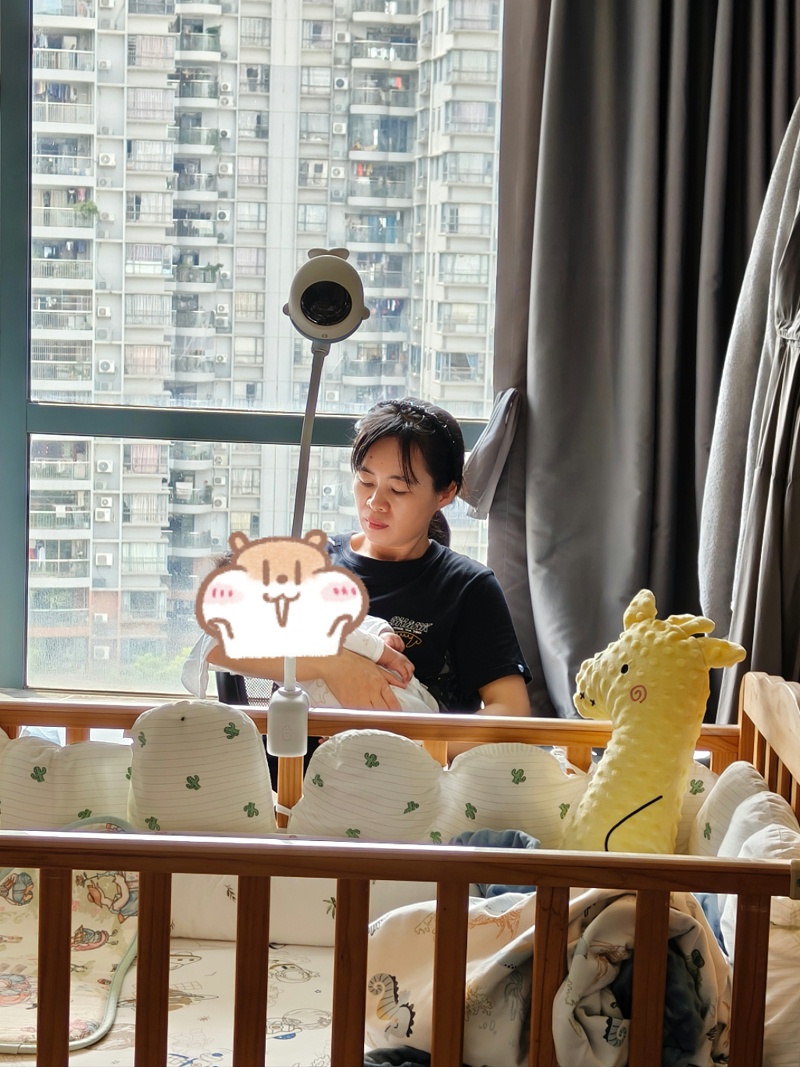 专业暖心香姐：悉心照料宝宝成长，新手父母感恩遇见