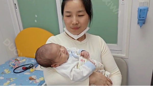 住家月嫂一般多少钱一月（住家月嫂一天的工作流程）