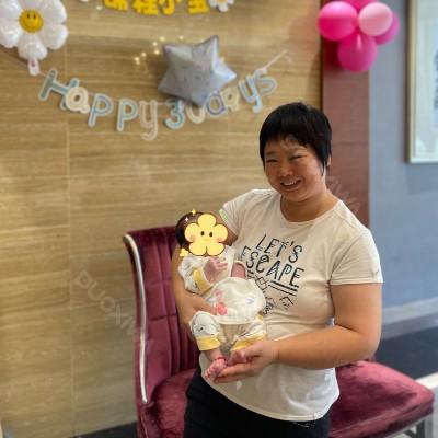 刘露青月嫂工作负责、对宝妈和宝宝认真细心