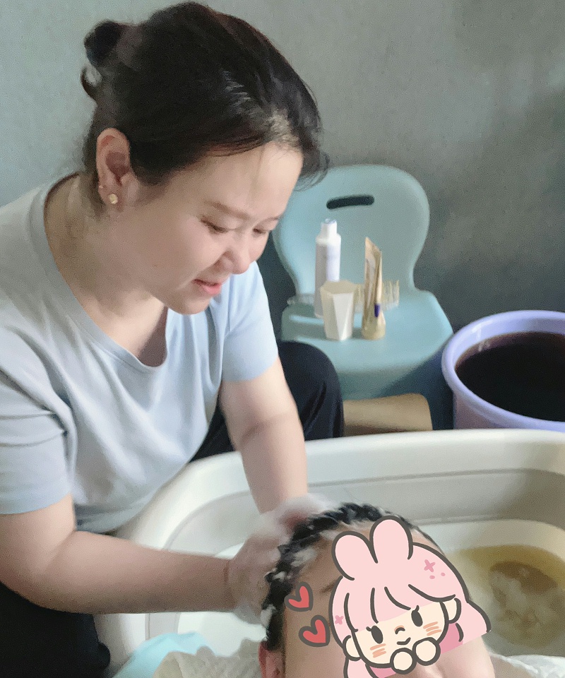 感恩遇见！月嫂霞姐26天细心呵护，带娃贴心又专业