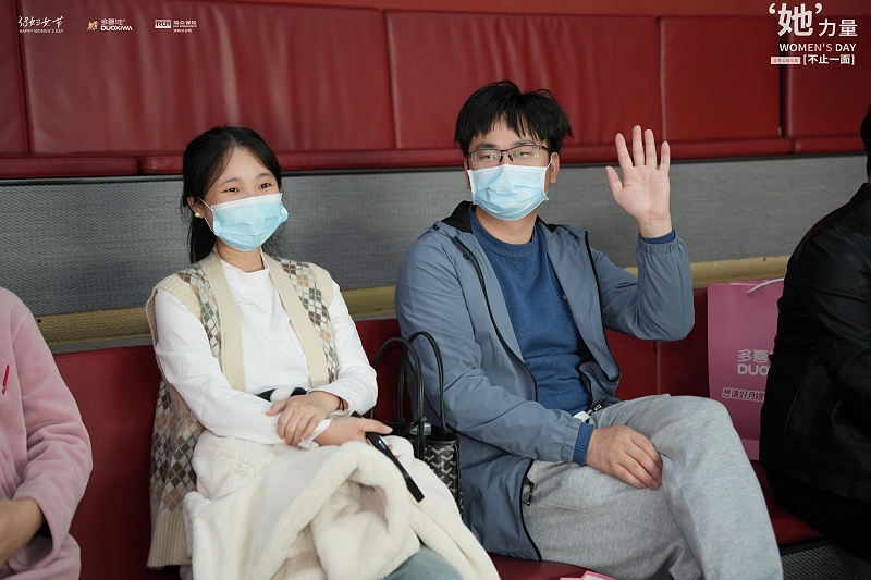 探寻女性角色平衡难题！多喜娃联名公益沙龙守护"她力量"多面绽放