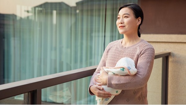 深圳月嫂价格这么贵要不要请_月嫂有什么用