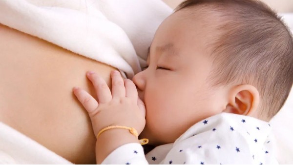 喂奶会导致胸部下垂吗？产后如何丰胸？