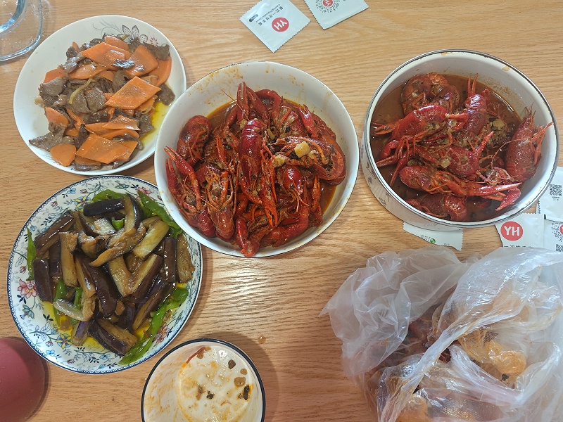 救急月嫂惊喜现身：温和细心厨艺佳，开车带娃超全能！