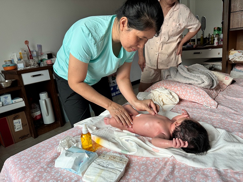 月嫂玲姐：专业呵护暖人心，月子时光如沐春风成家人！