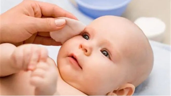 宝宝脸部基础护理有哪些步骤？